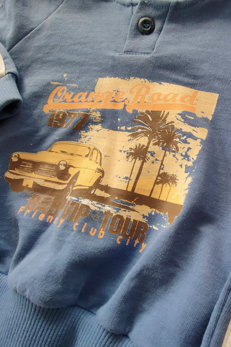 Completo 2 pezzi in felpina con cappuccio e  stampa + pantalone con fasce laterali in contrasto