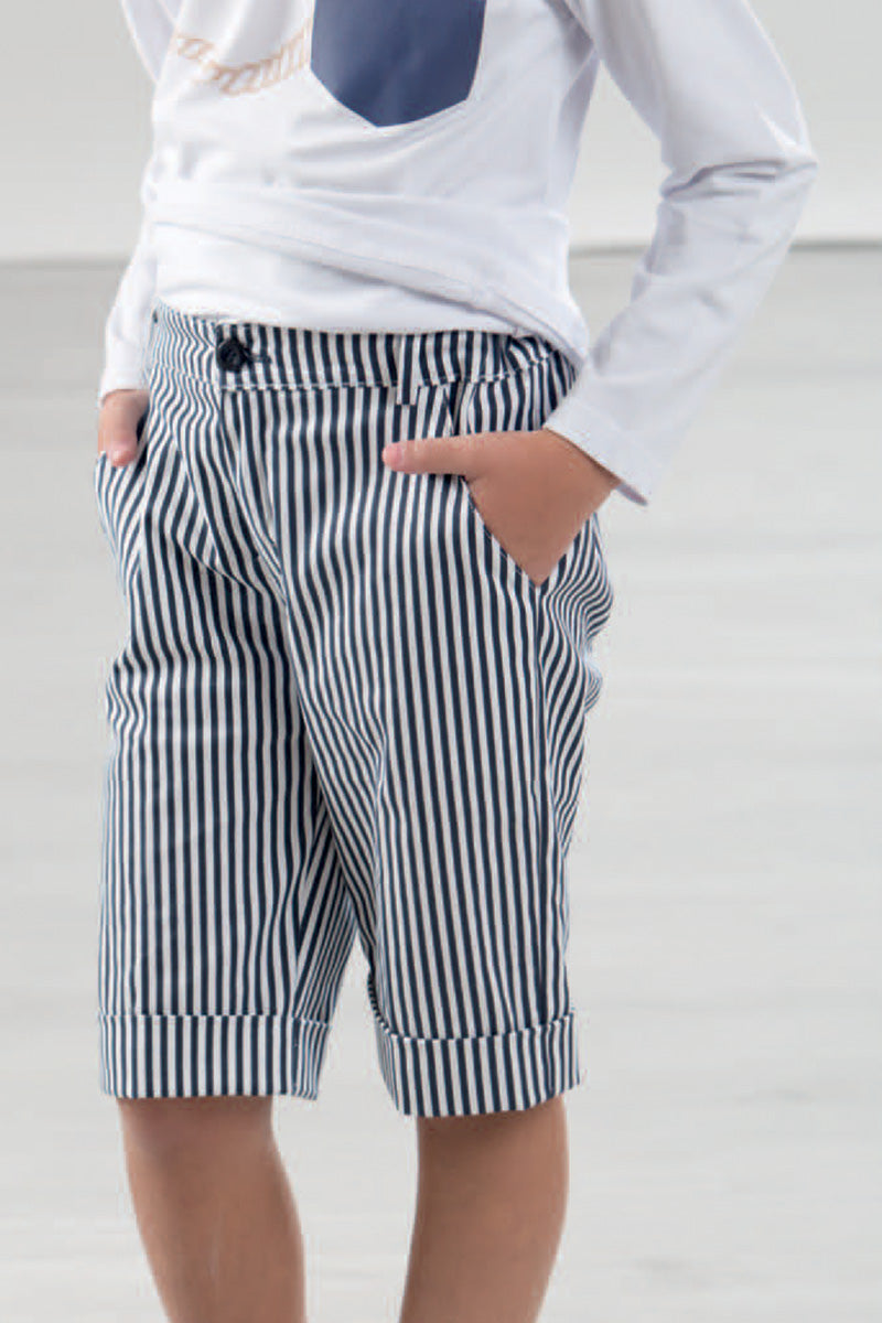 Completo mezza manica con bermuda rigati in cotone elasticizzato con stampe e risvolti