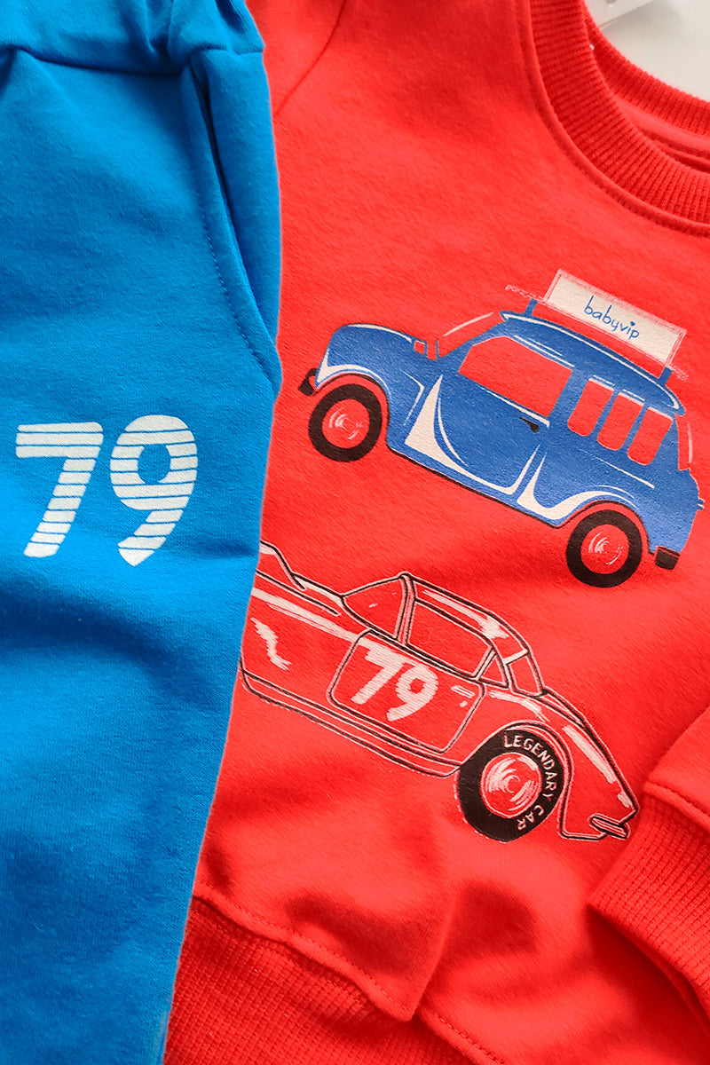 Completo in felpina con stampa e pantalone in contrasto con stampa laterale, tasche e polsi sul fondo