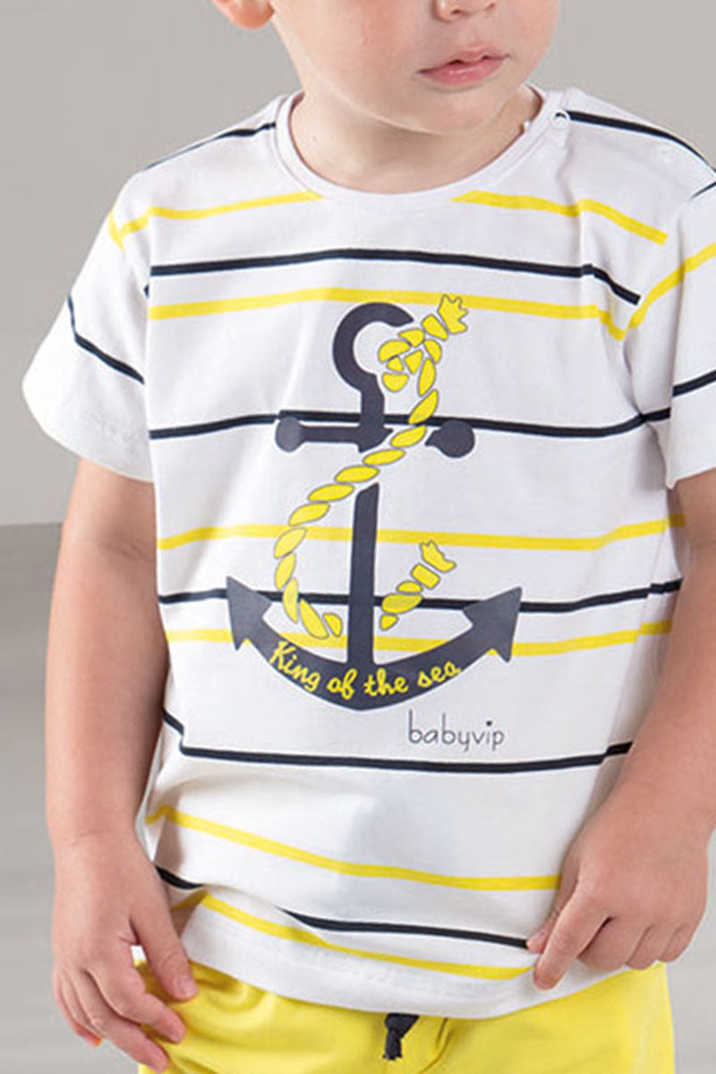 Completo in cotone elasticizzato rigato con stampa e pantaloncino in contrasto con tasche, coulisse e risvolti