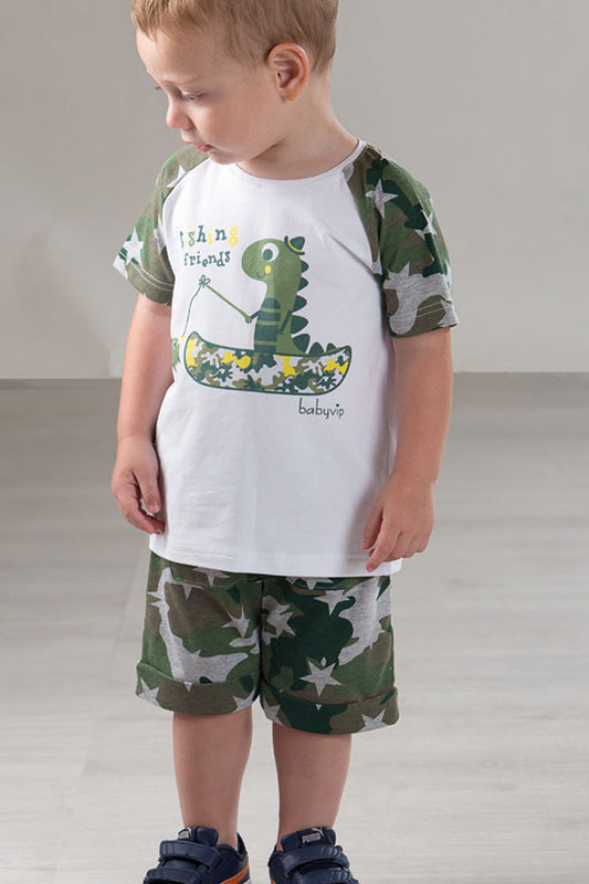 Completo in cotone con maniche raglan, stampa e inserti fantasia camouflage e stelle