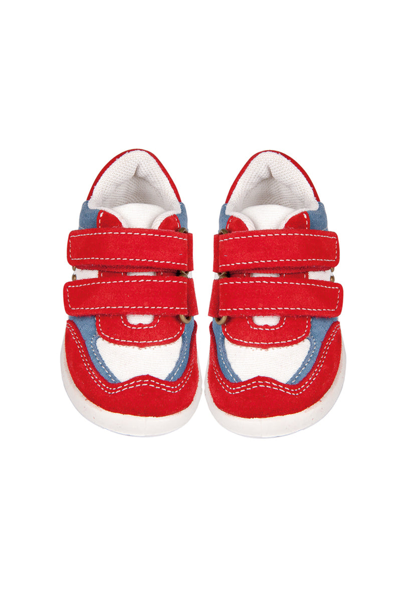 Scarpina con borchie e chiusura in velcro