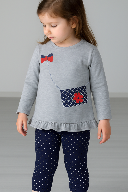 Completo 2 pezzi: T-shirt in cotone elasticizzato garzato con stampa e pantalone a pois