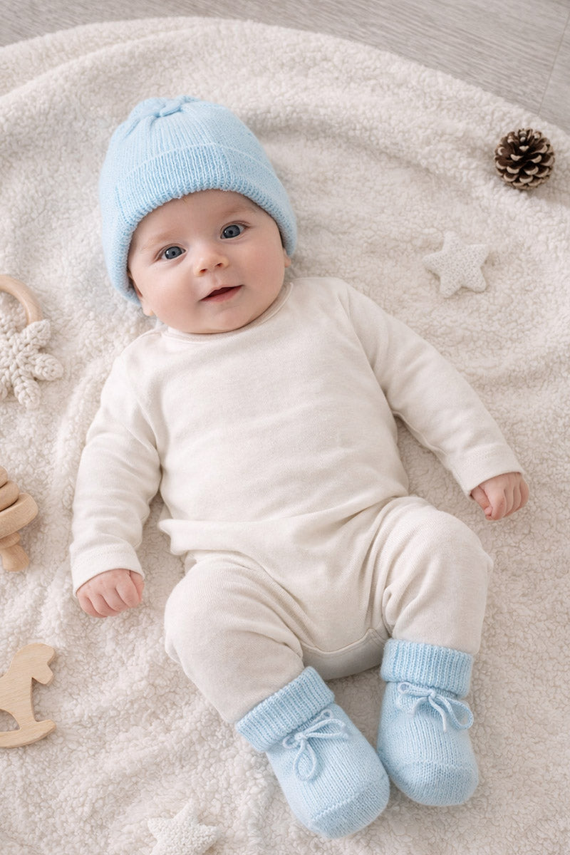 set neonato cappellino e scarpine in cotone caldo