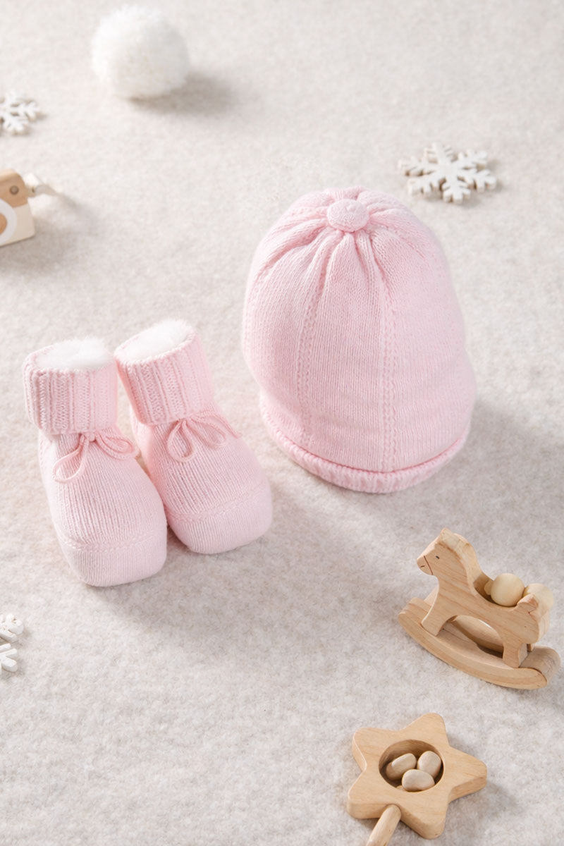 set neonato cappellino e scarpine in cotone caldo