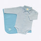 Pacchetto nascita 2 pezzi con body rigato con colletto e copertina in cotone con stampa
