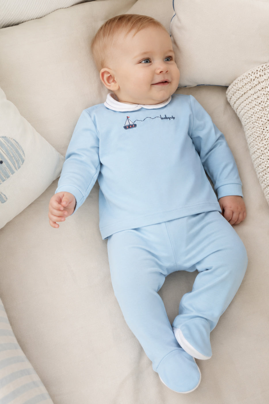 Completo 2 pezzi in jersey con ricamo barchetta