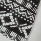 Cappellino con sciarpa in cotone con fantasia geometrica astratta