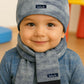 Cappellino e sciarpa in cotone elasticizzato con etichetta Babyvip