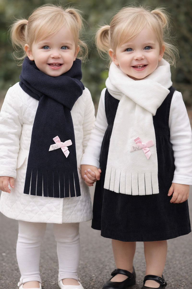 Sciarpa bimba con frange e fiocco rosa e strass