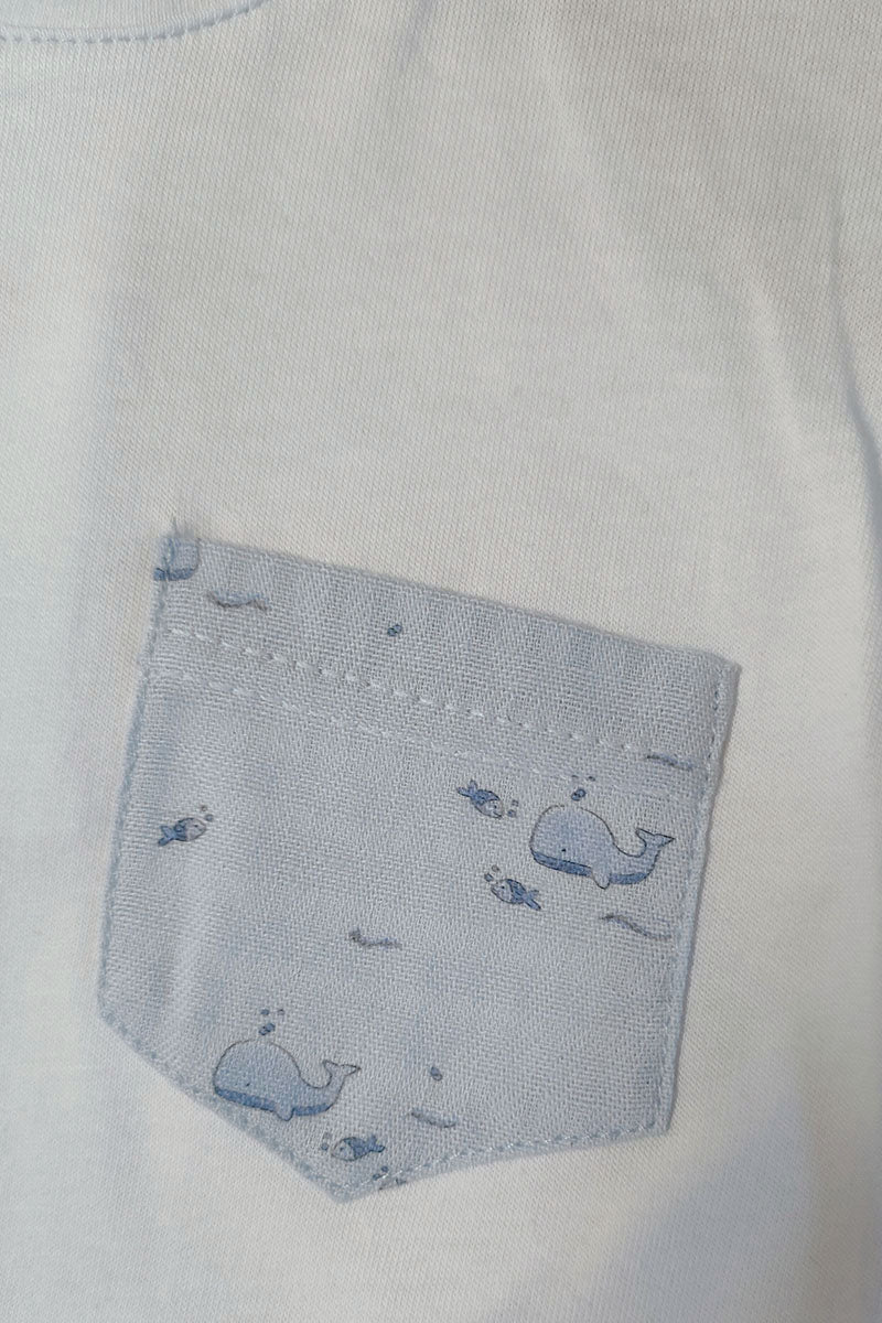 T-shirt mezza manica in cotone jersey con taschino in tela fantasia balene