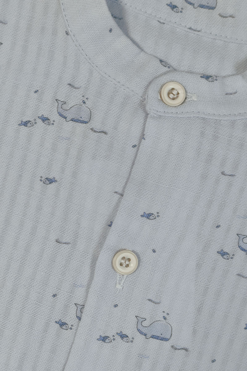 Body a camicia in tela di cotone operata fantasia balene con collo coreana e bottoni in contrasto
