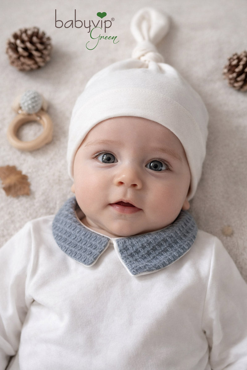 Cappellino in costina organica con nodo