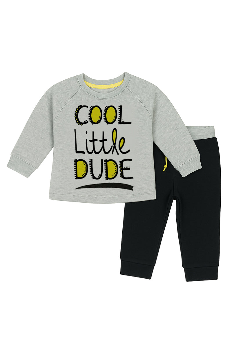 Completo in cotone elasticizzato garzato con stampa e maniche raglan