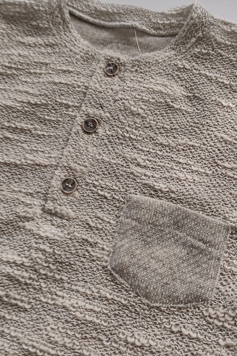 Maglia in felpa operata a manica lunga modello serafino con taschino