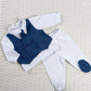 Completo in cotone elasticizzato con gilet doppio petto applicato in tessuto gessato e cravattino