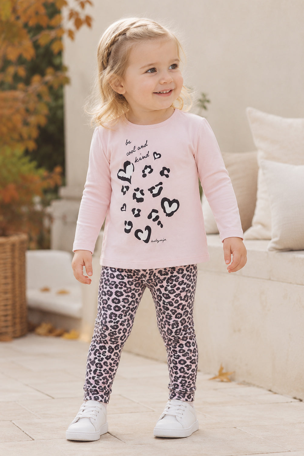 Completo in cotone elasticizzato garzato con stampa e leggings fantasia animalier