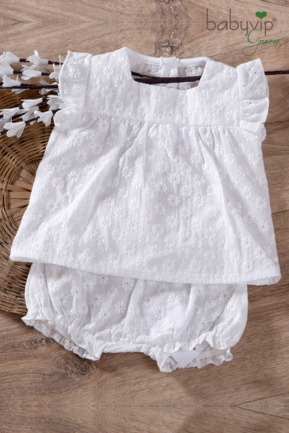 Completo 2 pezzi in pizzo sangallo di cotone con scollo quadro e pantaloncino a palloncino con rouches
